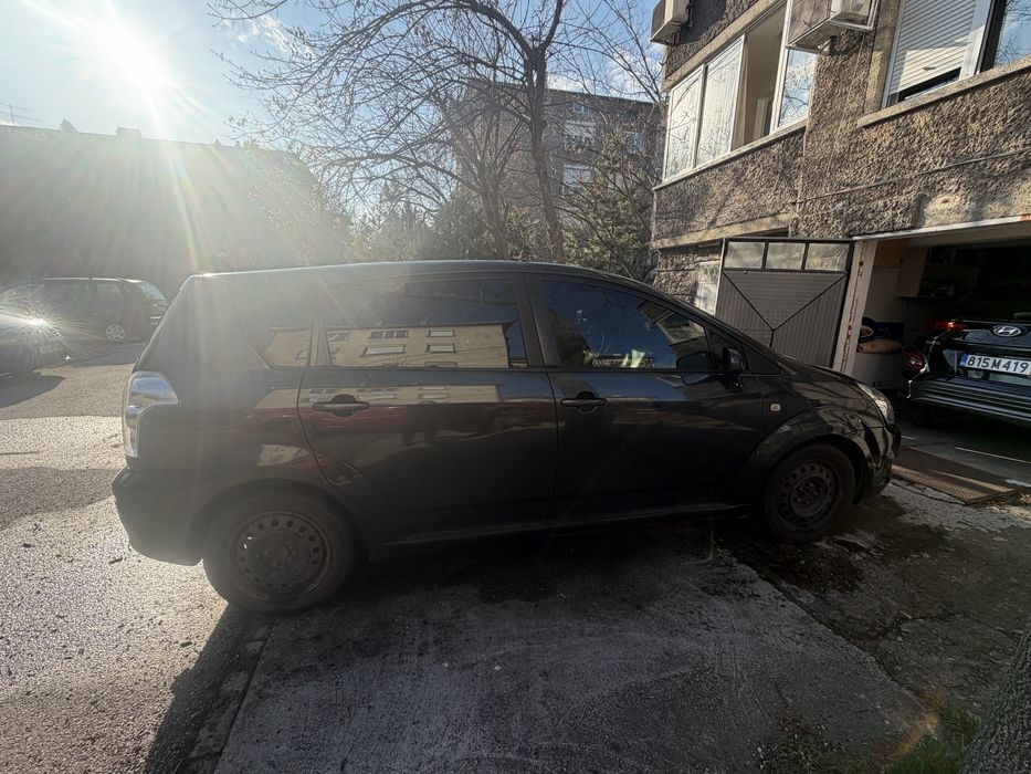 Тойота Корола Версо