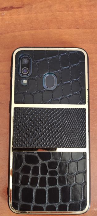 Продаю самсунг а40