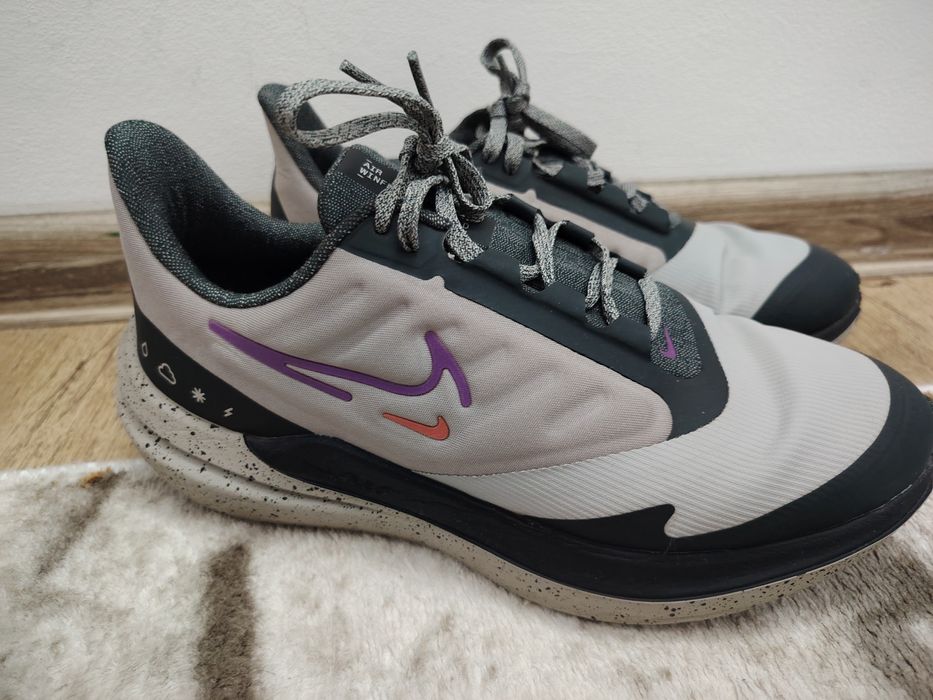 Nike winflo 9 shield(asemănător gore-tex)