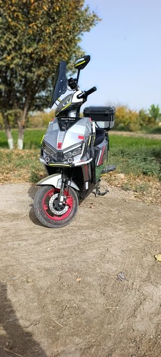 Elektron skuter sotiladi