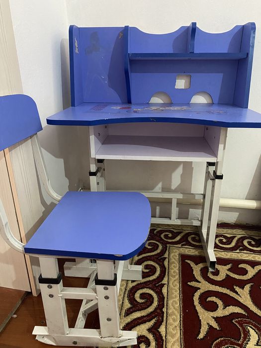 Срочно Детский писменний столик