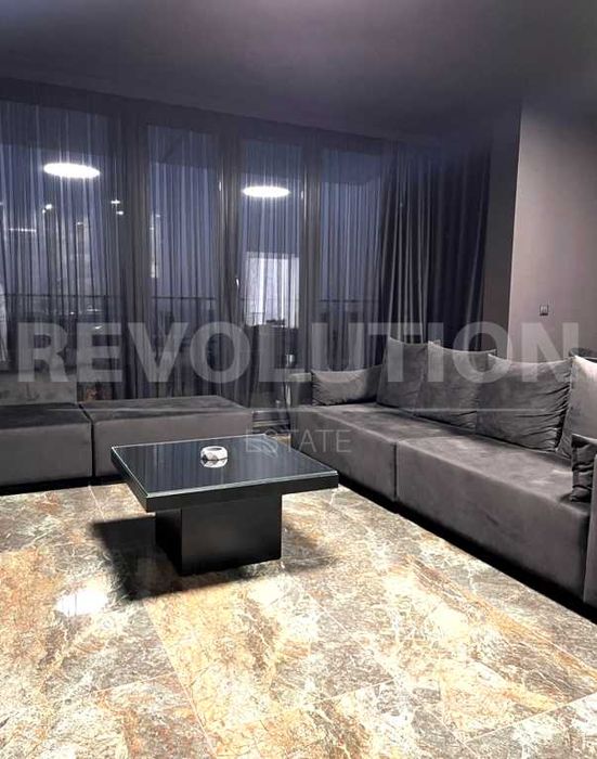 Дизайнерски тристаен апартамент в кв. Галата/ В затворен комплекс!