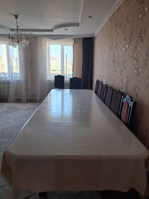 Стол мебель. 3.5х1.2