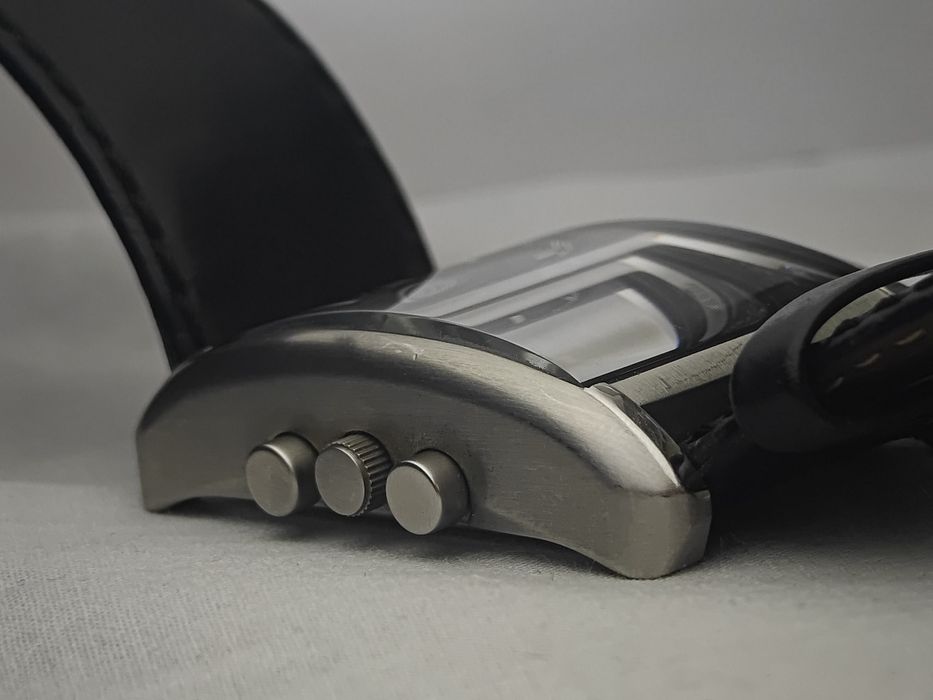 Продавам Часовник DKNY