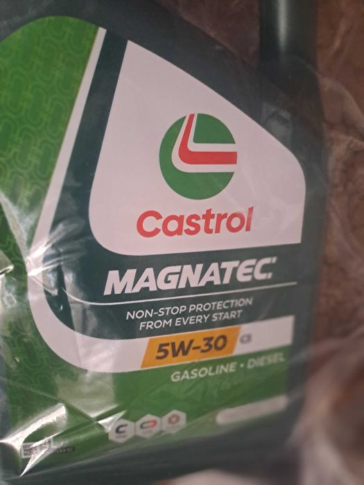 Моторно масло Castrol 5w30