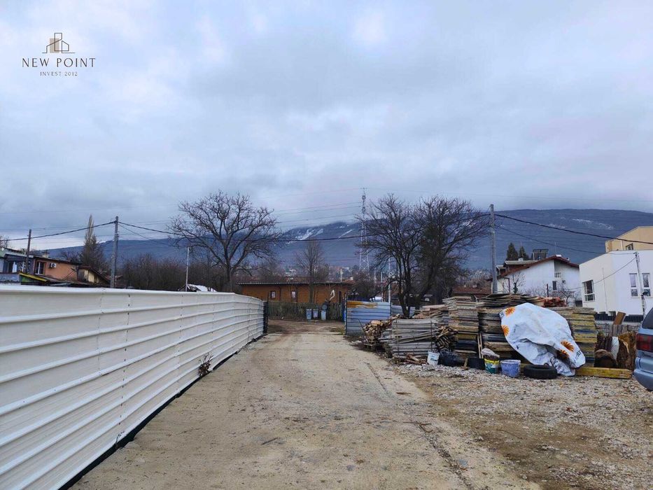 Част от парцел се отдава под наем (1000кв.м.) в кв. Кръстова Вада