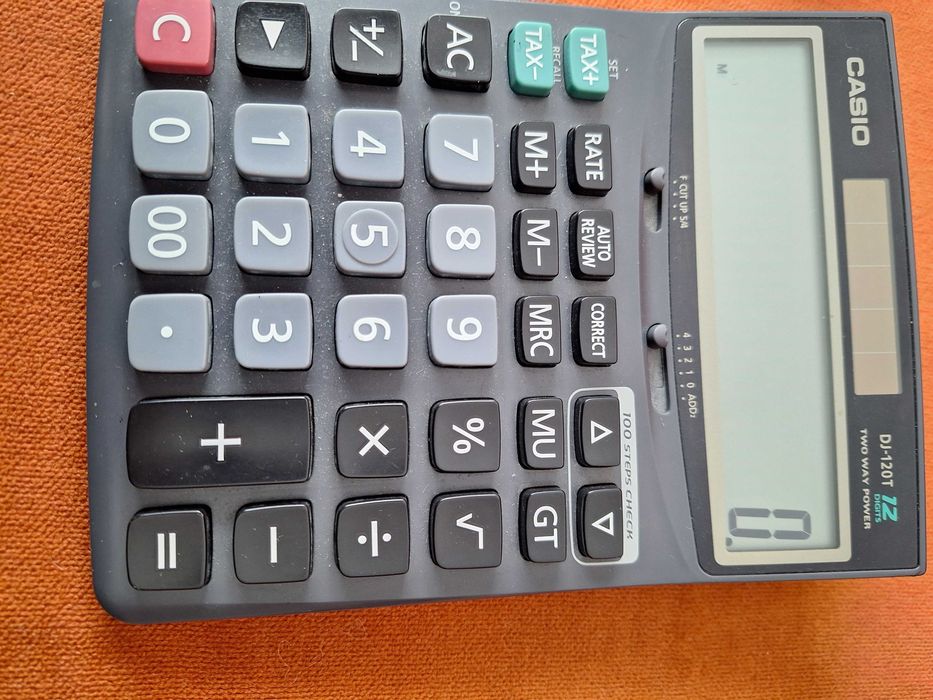 Calculator de birou Casio, alimentare Dual – Baterie + energie solara