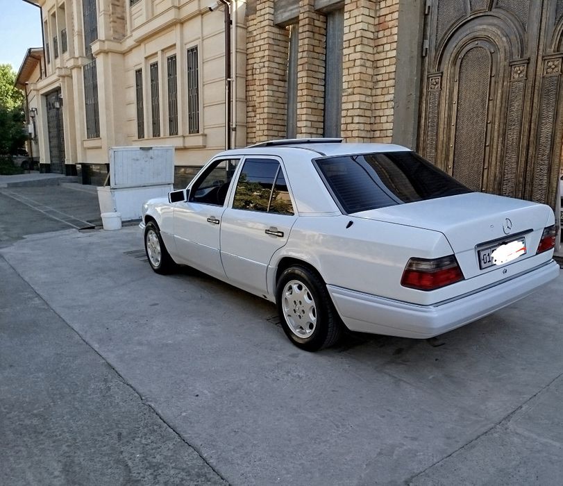 Mercedes benz W 124 Avtomat ( prayekt uchun yahshi variant)