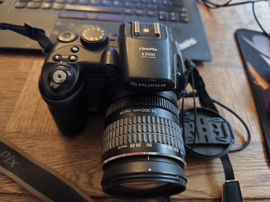 Професионален фотоапарат  Fujifilm Finepix s9500