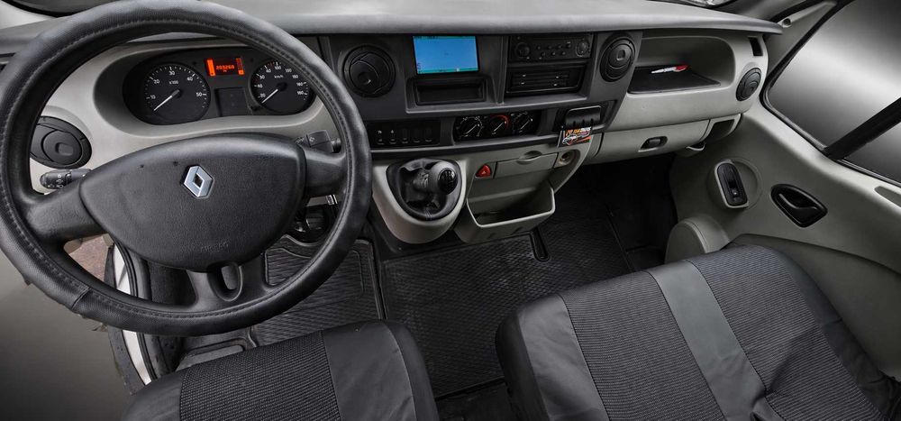 Бус Под наем Renault Master – висока база, под наем Стара Загора 30 евро