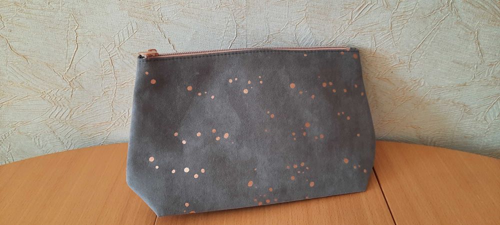 Козметични чантички, нови