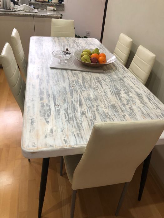 Продавам трапезни столове