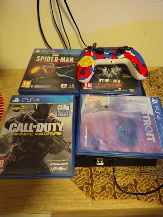 Sony PS4 5 jocuri 3 manete