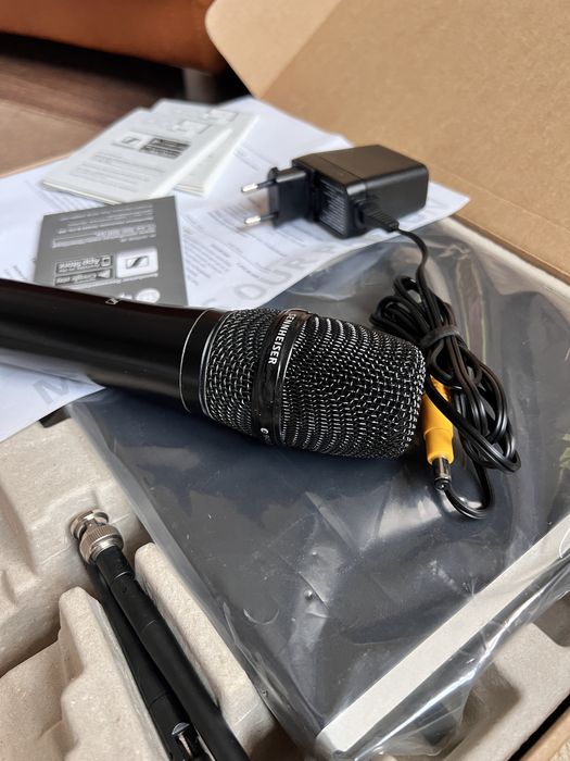 Microfon Sennheiser ew500 g4 945 Wireless la cutie