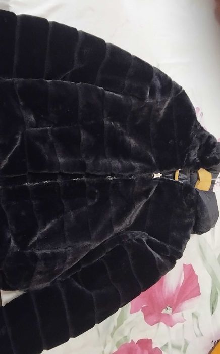 Vand geaca damă  mărimea  M-S.