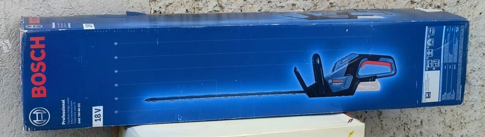 Акумулаторна ножица за жив плет GHE 18V-60 без батерия, НОВА