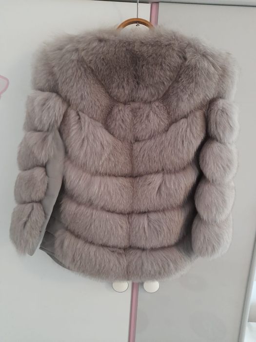 Haina blana  vulpe argintie si piele naturala