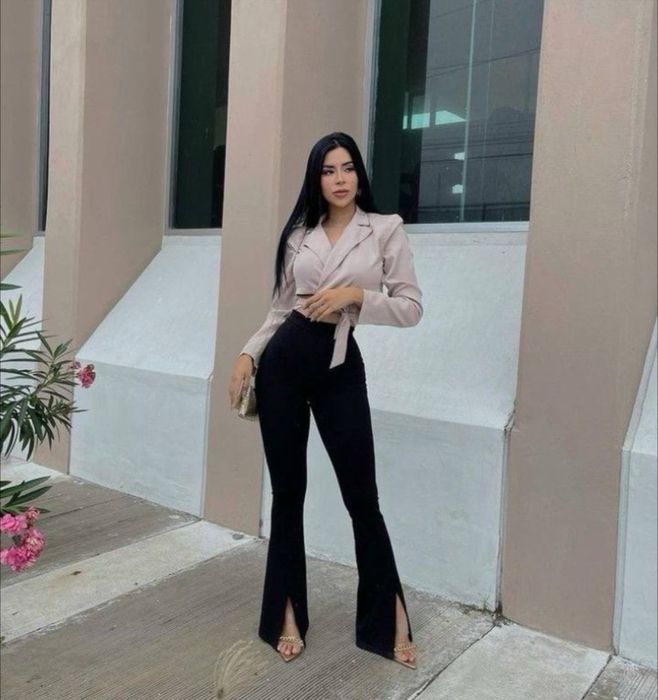 В наличии брюки с разрезом