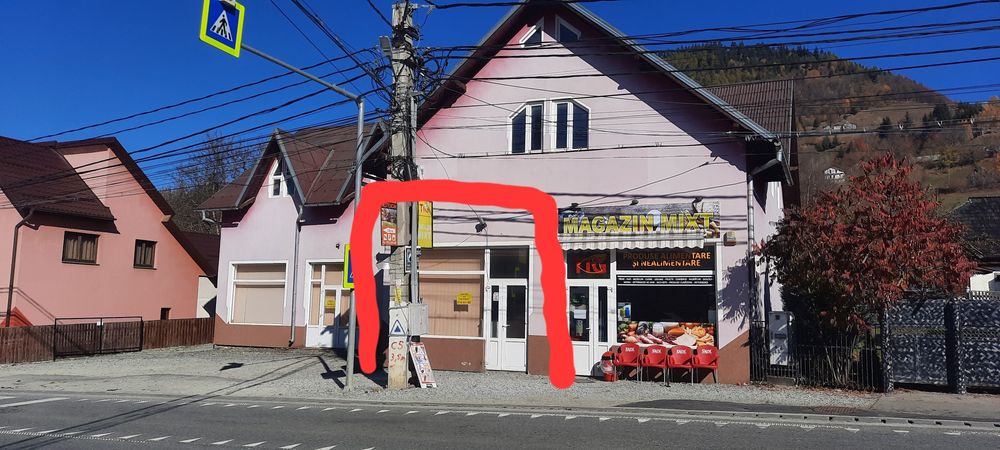 Închiriez teren și spațiu comercial