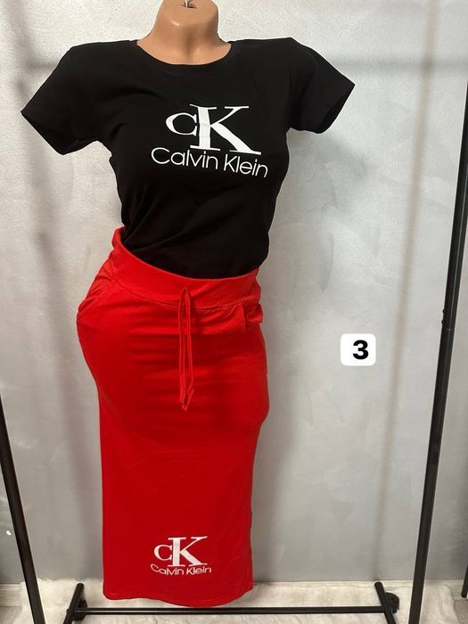 Compleu fusta și tricou s m l xl livrare rapida prin curier