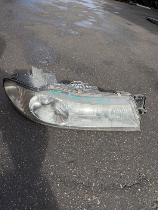 Правой фара на Mazda Efini MS 8
