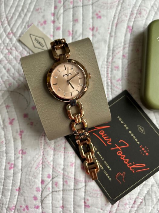 Fossil Kerrigan нов страхотен кварцов дамски часовник в розово злато