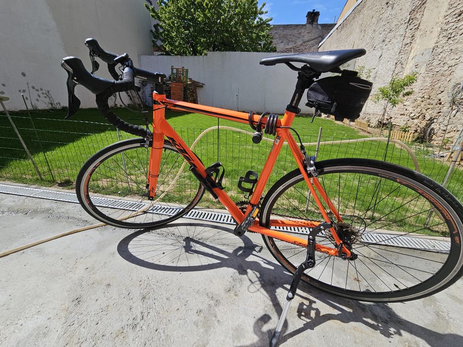 Cursiera KTM strada 1000