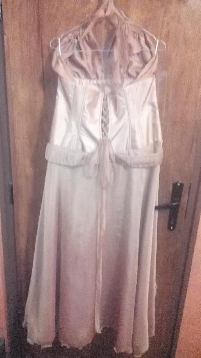 Елегантна бална рокля