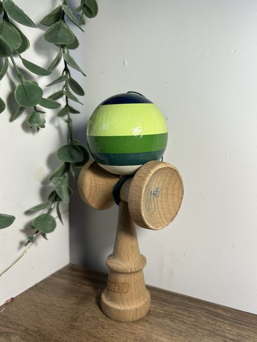 Kendama sweets green stripe