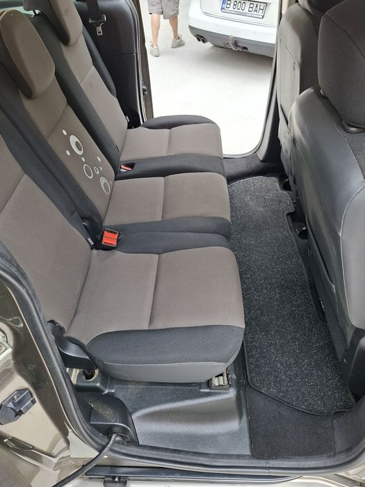 Se vinde Citroën Berlingo, mașină spațioasă și practică, ideală atât pentru familie, cât și pentru activități comerciale. Motor economic, consum redus
