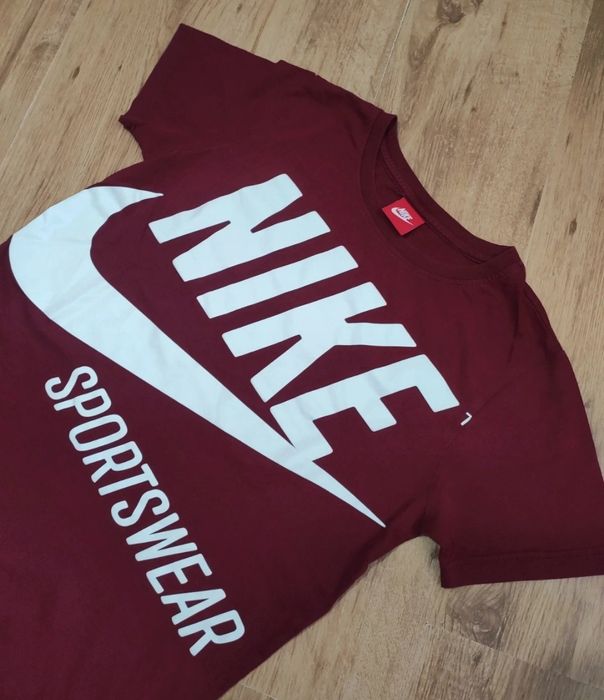Tricou dama Nike Sportswear mărimea M