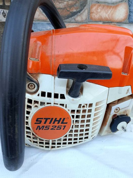 Моторна резачка STIHL 251