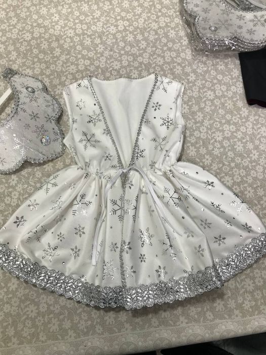 Наряд для Снежинки и Снегурочки на девочку