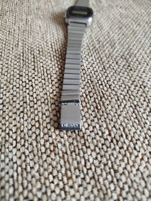 Ceas Casio LA670WA cu alarma cronometru dată Functional