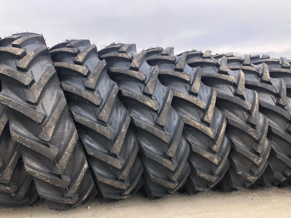 Cauciucuri noi 12.4-28 cu 8 pliuri anvelope TRACTOR FIAT 445