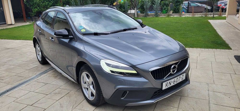 VOLVO V40 2018 — imagine 2