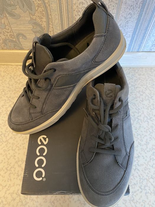 Ecco кроссовки, кеды.