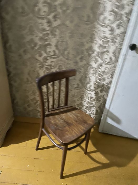 Продам стол и стулья