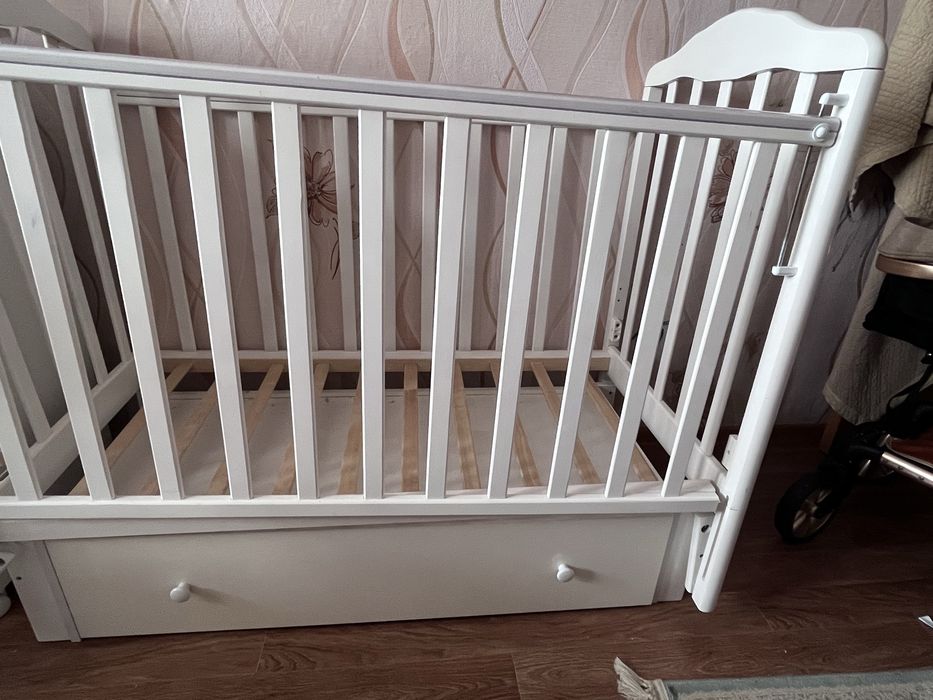 Продам детскую кроватку