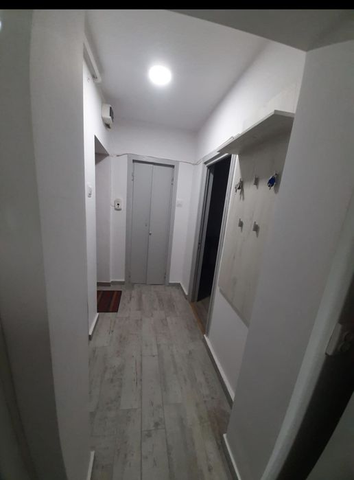Închiriez apartament 2 camere, confort 1, decomandat, etaj 1, Cornisa la 400 m de UMFST — fotografia 3