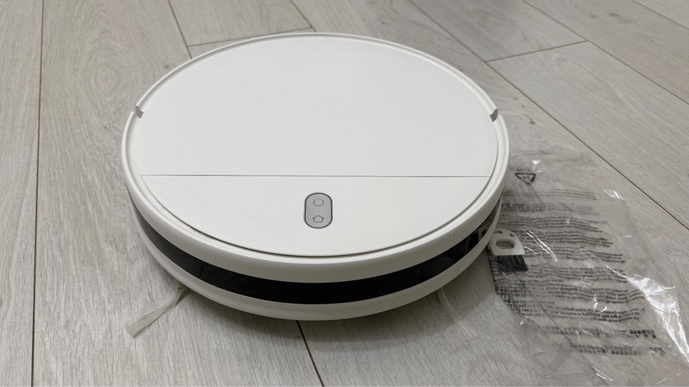Mi Robot. Vacuum-Mop essential