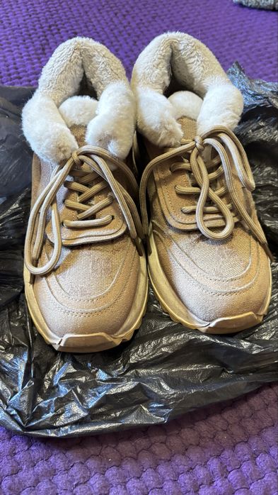 Отдам обувь за шоколадку