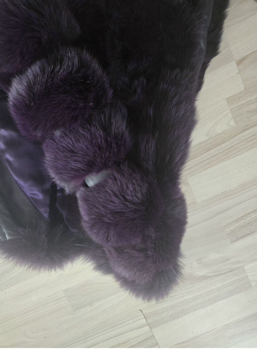 Haina blana vulpe mov 
61 cm lungime
104 cm circumf bust
40 lun