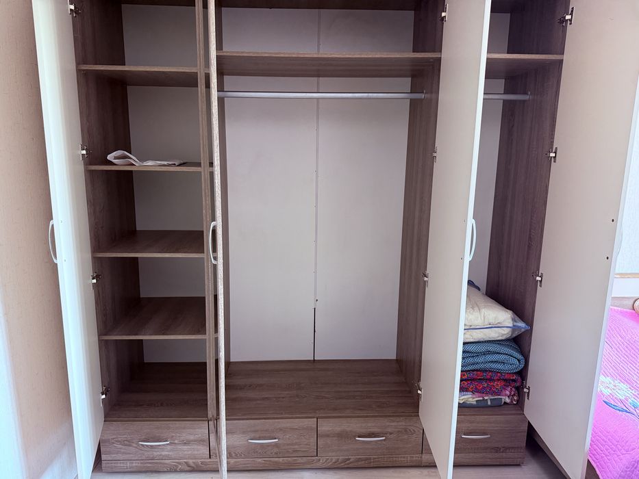 Продаётся спальный гарнитур