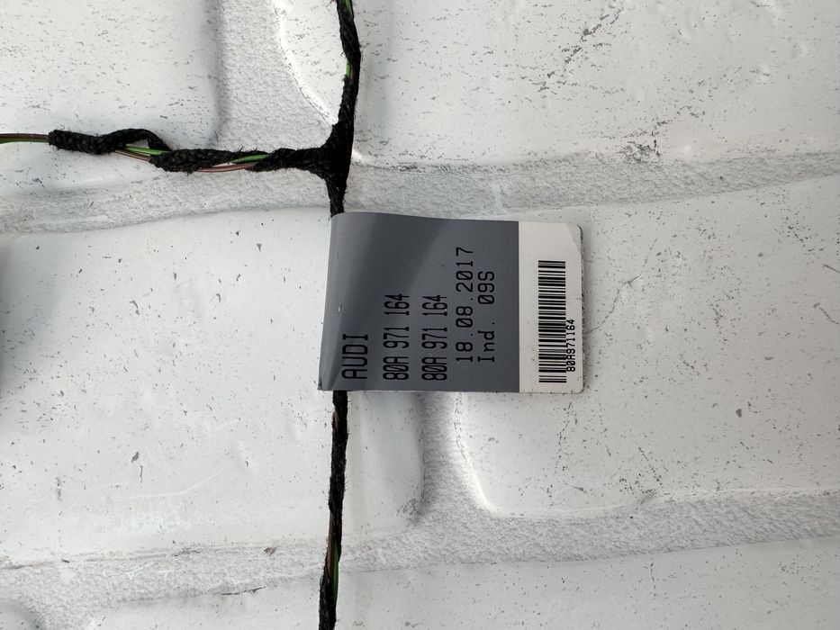 Амбиентно осветление AUDI Q5 SQ5 FY 80A947168 80A947167