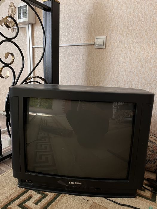 продам телевизор