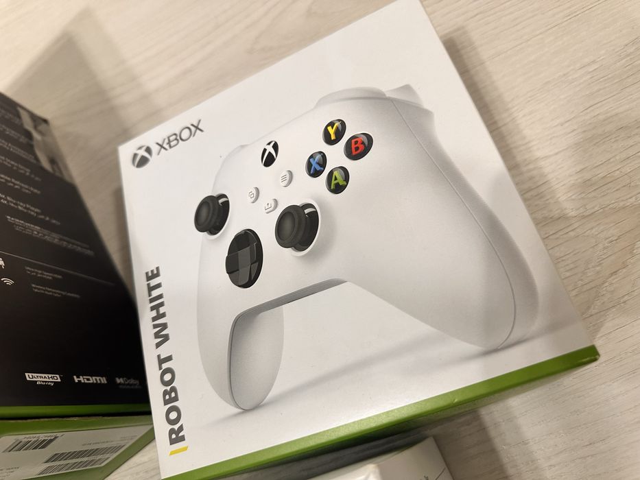 Продаю Xbox Series X (1 TB SSD)