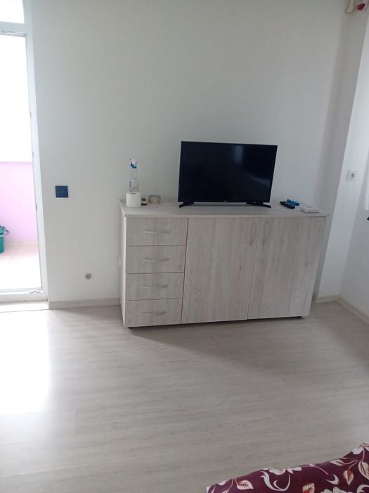 Închiriez garsoniera