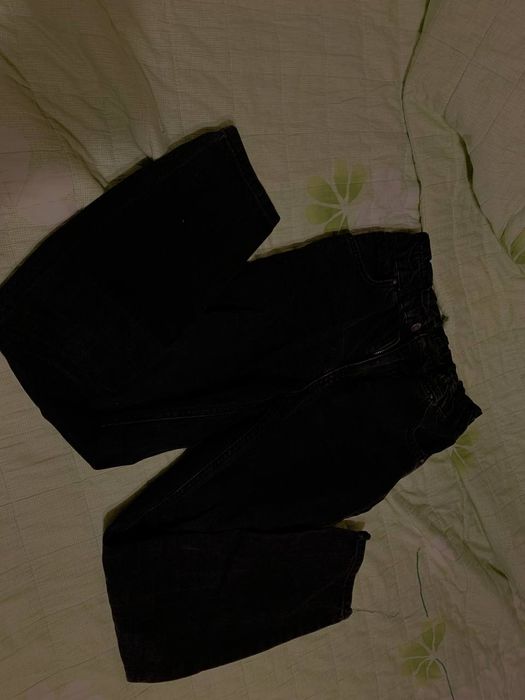 продам черные джинсы в хорошем состоянии
