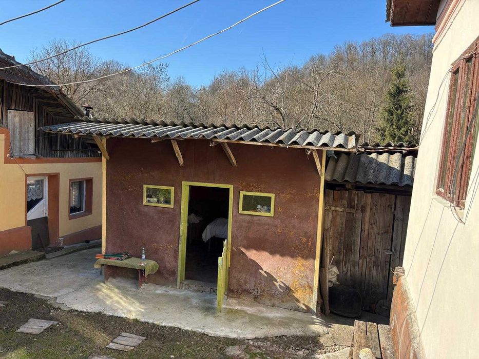 Casă Bătrânească De Vanzare!